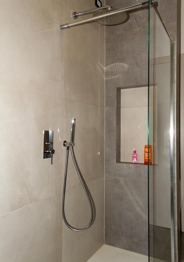 Home Feeling Milan Bagian luar foto